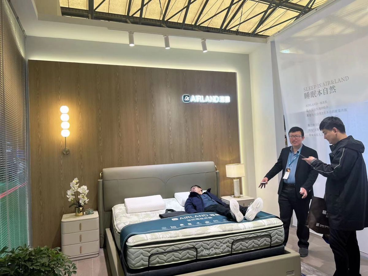 美國展會(huì)搭建設(shè)計(jì)與文化元素融合的策略探討(圖1)